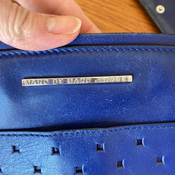 Marc Jacobs crossbody purse and matching wallet, cobalt blue leather, EUC - Picture 13 of 16